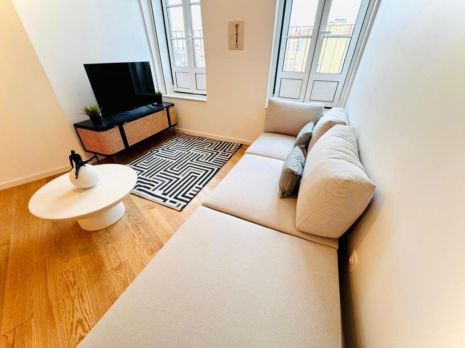 Lisbon Pink House II Beautiful 2 Bedroom Flat In City Center Exterior photo