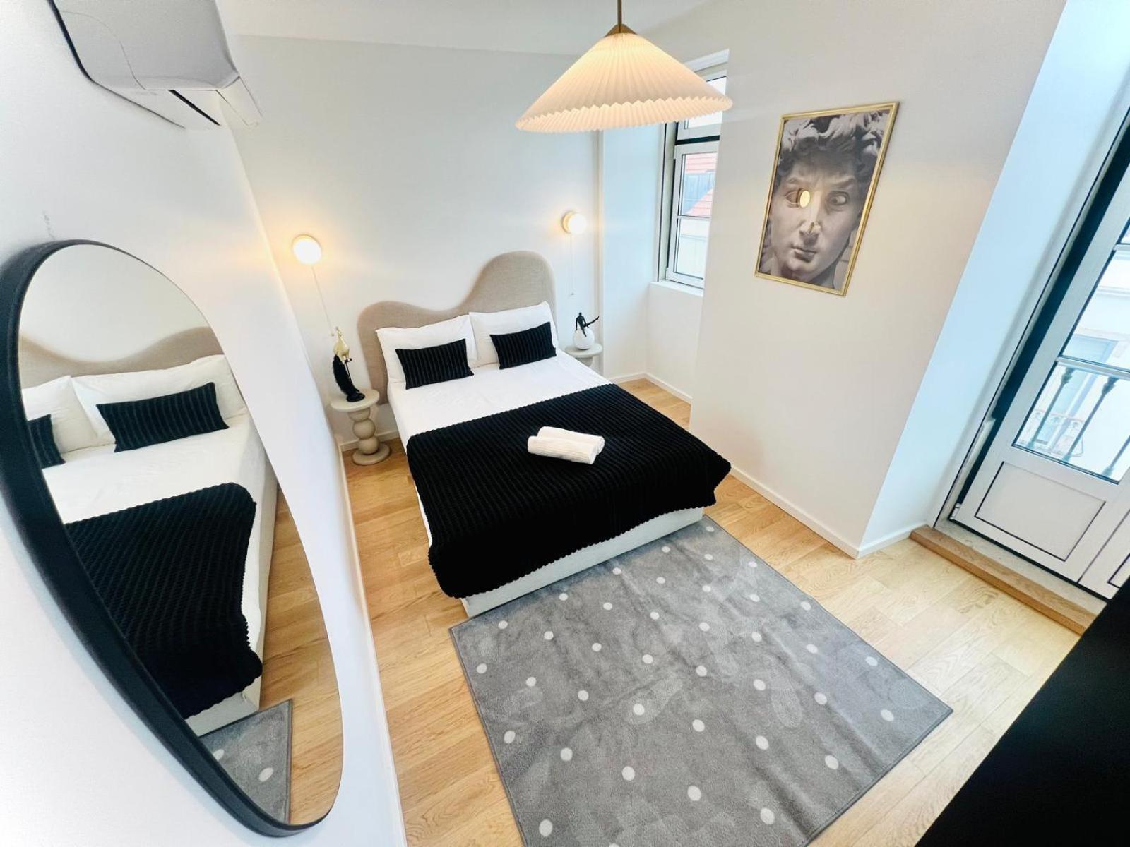 Lisbon Pink House II Beautiful 2 Bedroom Flat In City Center Exterior photo