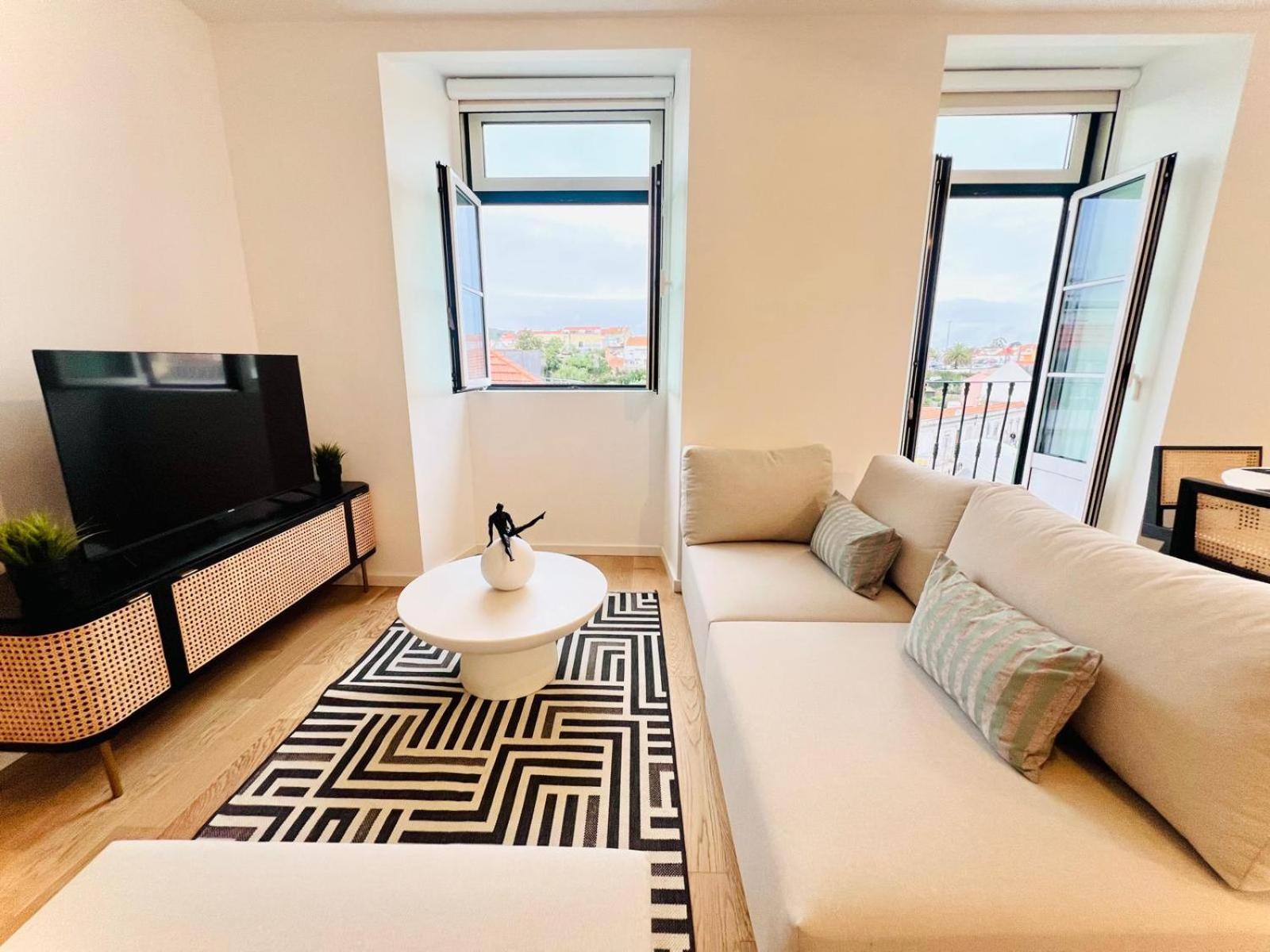 Lisbon Pink House II Beautiful 2 Bedroom Flat In City Center Exterior photo