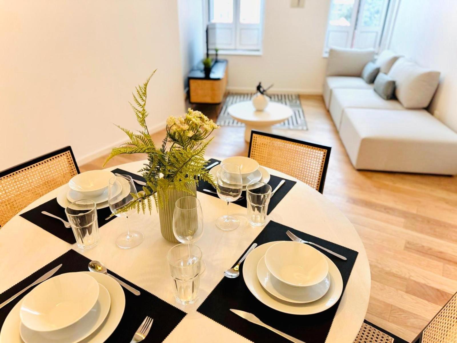 Lisbon Pink House II Beautiful 2 Bedroom Flat In City Center Exterior photo