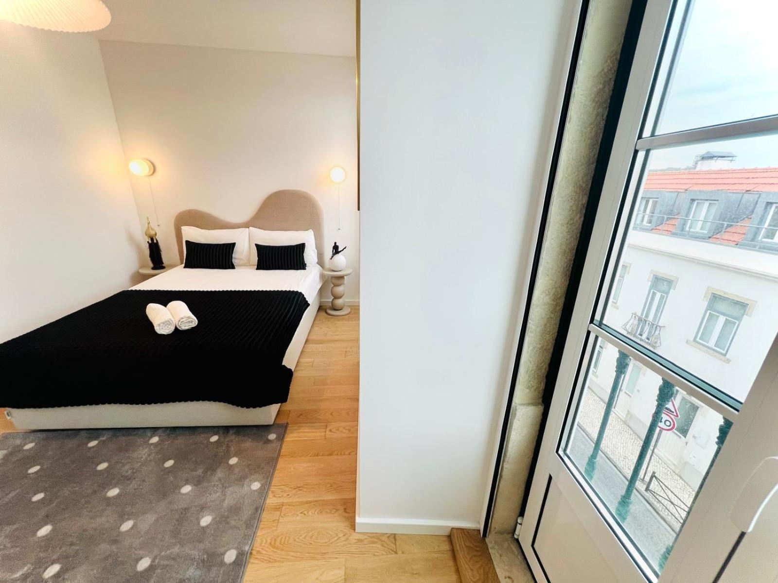 Lisbon Pink House II Beautiful 2 Bedroom Flat In City Center Exterior photo