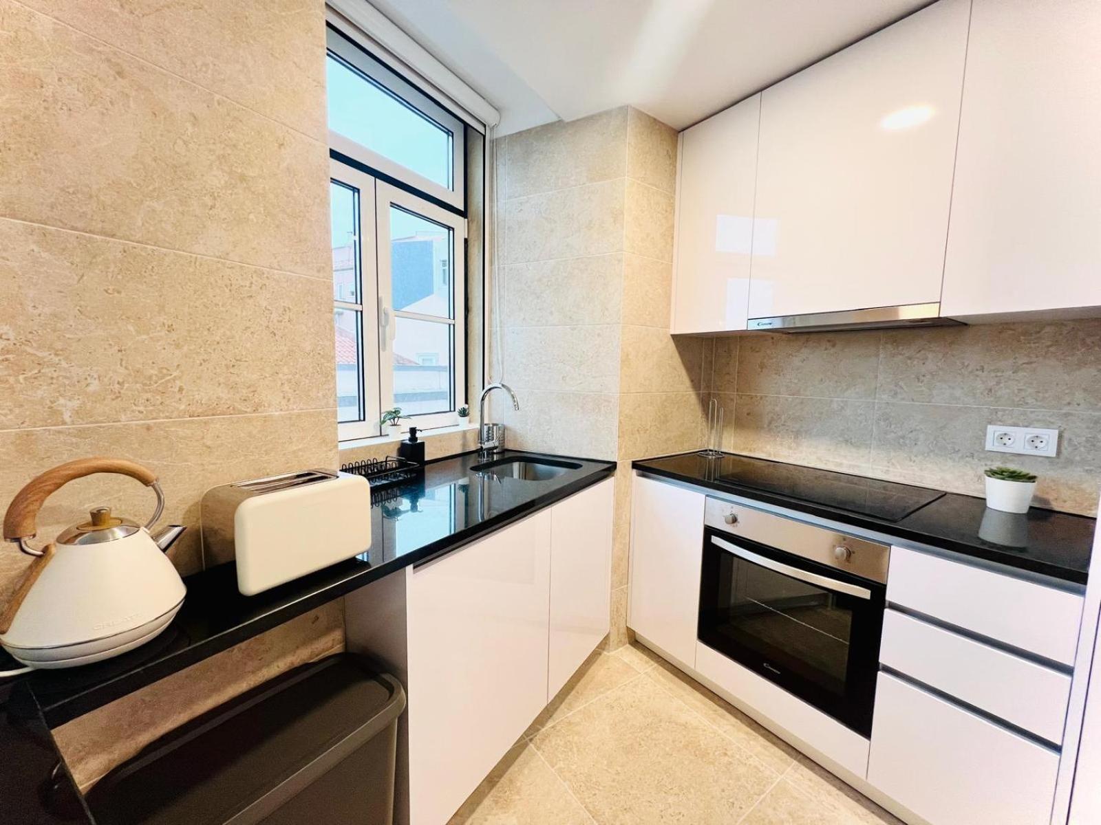 Lisbon Pink House II Beautiful 2 Bedroom Flat In City Center Exterior photo