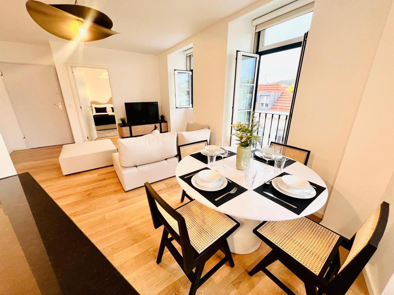 Lisbon Pink House II Beautiful 2 Bedroom Flat In City Center Exterior photo