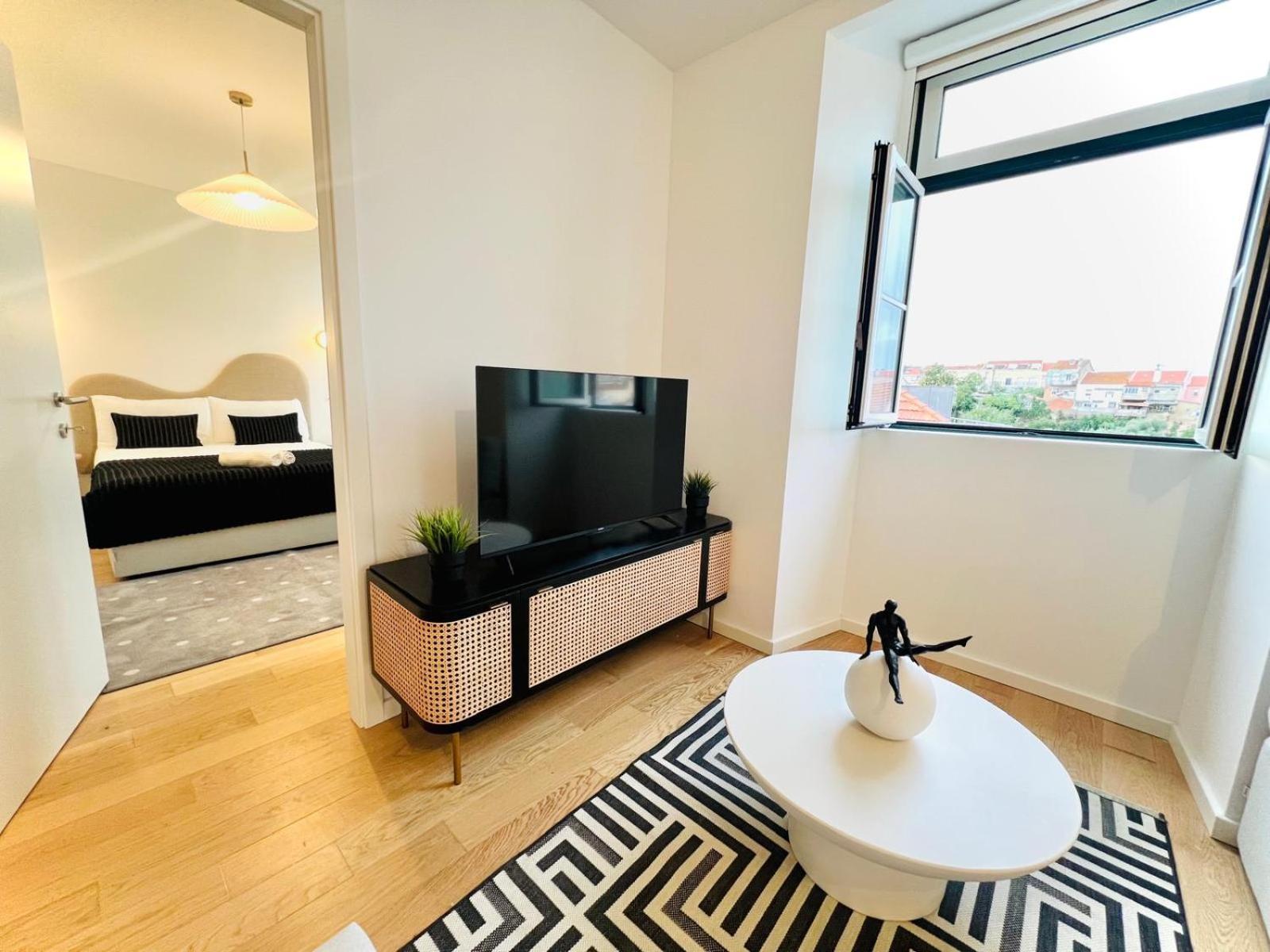 Lisbon Pink House II Beautiful 2 Bedroom Flat In City Center Exterior photo